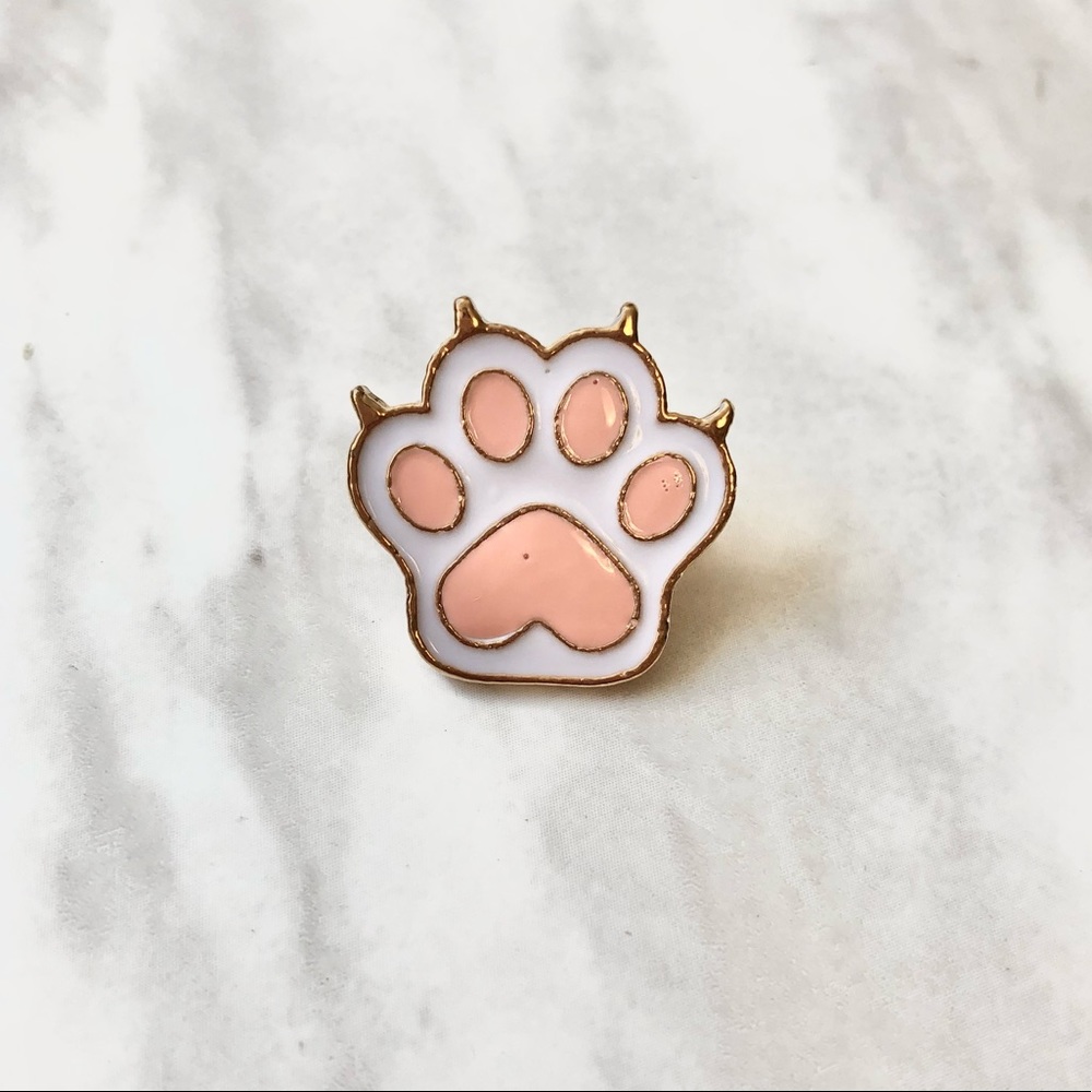🎉 New Peach Paw Print Enamel Pin